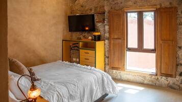 1 bedroom, internet, bed sheets