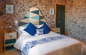 2 bedrooms, Internet, bed sheets - Michelangelo Master: Renaissance in ValQuirico. (Val'Quirico)