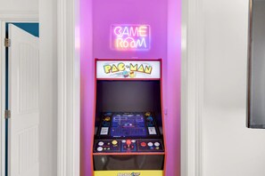 Games room - Snowbird Discounts! 3000/month; msg for details! (Destin)