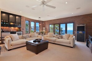 Téléviseur, foyer, jeux vidéo, chaîne audio