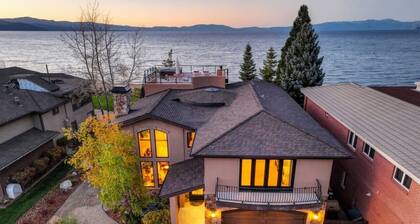 Lake Front Villa w/ Rooftop Hot Tub & Private Dock