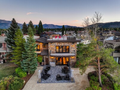 Lake Tahoe Beachfront Villa with Rooftop Hot Tub