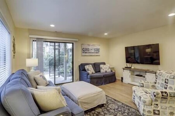 Fernseher, Stereoanlage