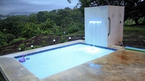 Kolam renang terbuka 