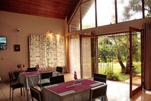 Free daily continental breakfast - daBene Francavilla B&B (San José)