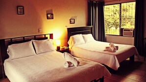 Family Quadruple Room, Mountain View | Ruang kerja komputer riba, Wi-fi percuma 