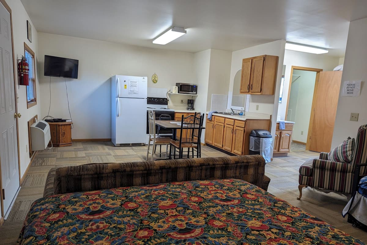 Economy Cabin, Multiple Beds | WiFi (free), bed sheets