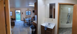 Free WiFi, bed sheets - Cannon Dam Cabins (Perry)