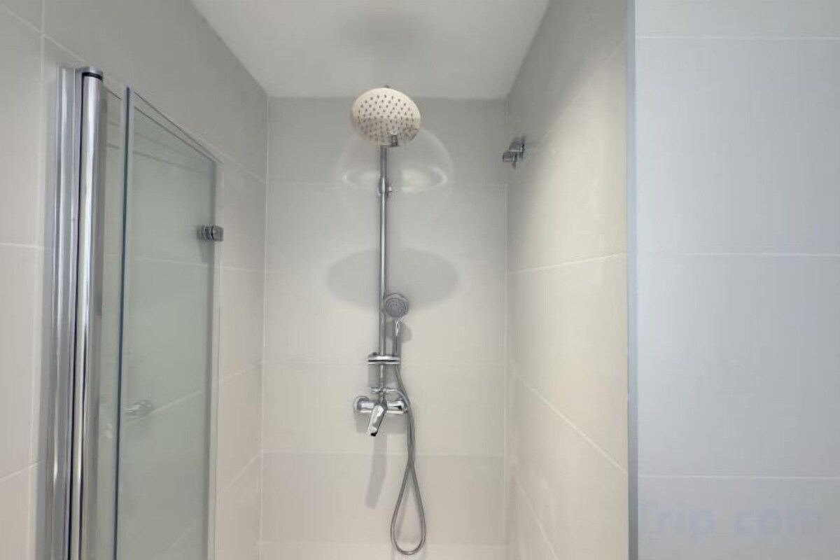 Bathroom | Shower, towels, soap, shampoo