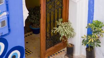 Double Room | Bathroom | Free toiletries, hair dryer, towels, soap