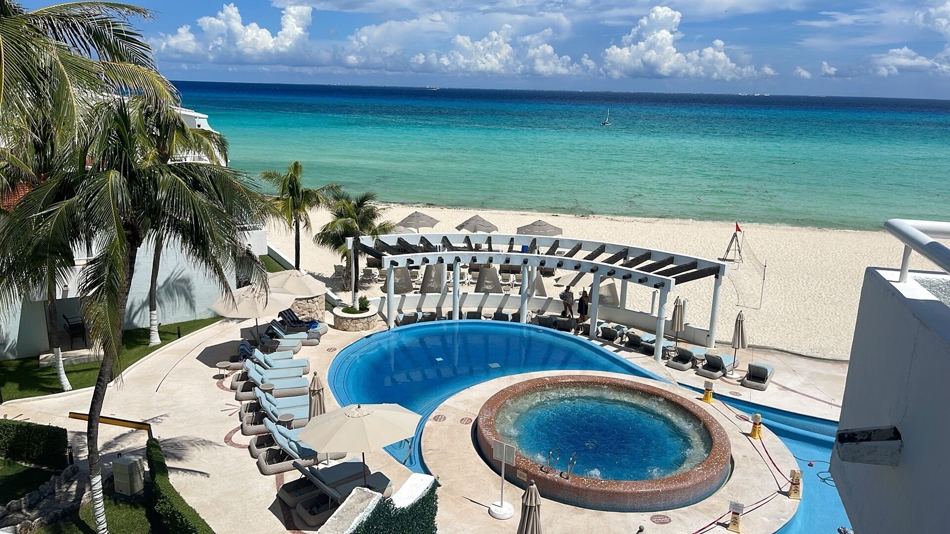 6 outdoor pools, open 9:00 AM to 8:00 PM, pool umbrellas, pool loungers