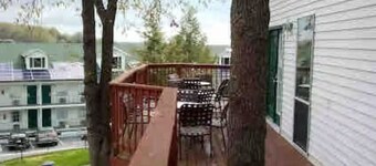 King Studio with Kitchenette Steps to 76 Strip and Fast WiFi