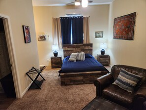 1 غرفة نوم ومكواة/لوح كي وواي فاي وملاءات أس�رّة