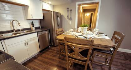 Charming 2-bedroom condo with complimentary breakfast Branson close to Titanic