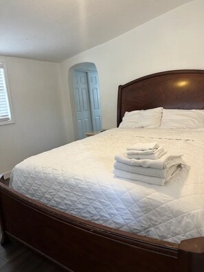 2 Schlafzimmer, Bügeleisen/Bügelbrett, kostenloses WLAN, Bettwäsche