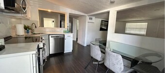 House 3 BEDS -in 2 BR/2Bath FENCED Yard, Near Beaches