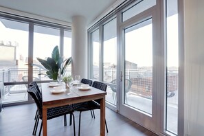 Apartment, City View | In-room dining
