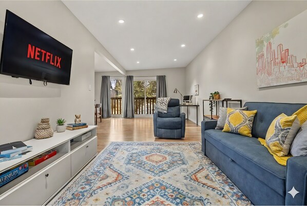 Smart TV, computer monitors