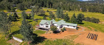 Romantic Vineyard Getaway in Oakland: Mtn Views!