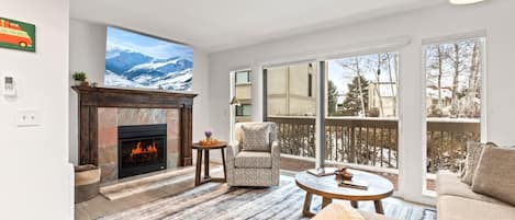 Condo (3 Bedrooms) | Front of property