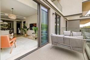 Interior - Massive 1BR w/ Pool, Gym & Kid's Play Area (Dubai)