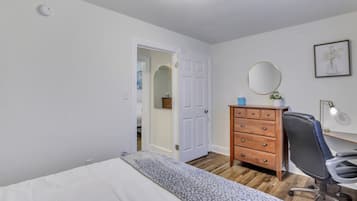 2 Schlafzimmer, BĂŒgeleisen/BĂŒgelbrett, WLAN, BettwĂ€sche