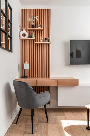 Apartment, Patio | Living area | Flat-screen TV