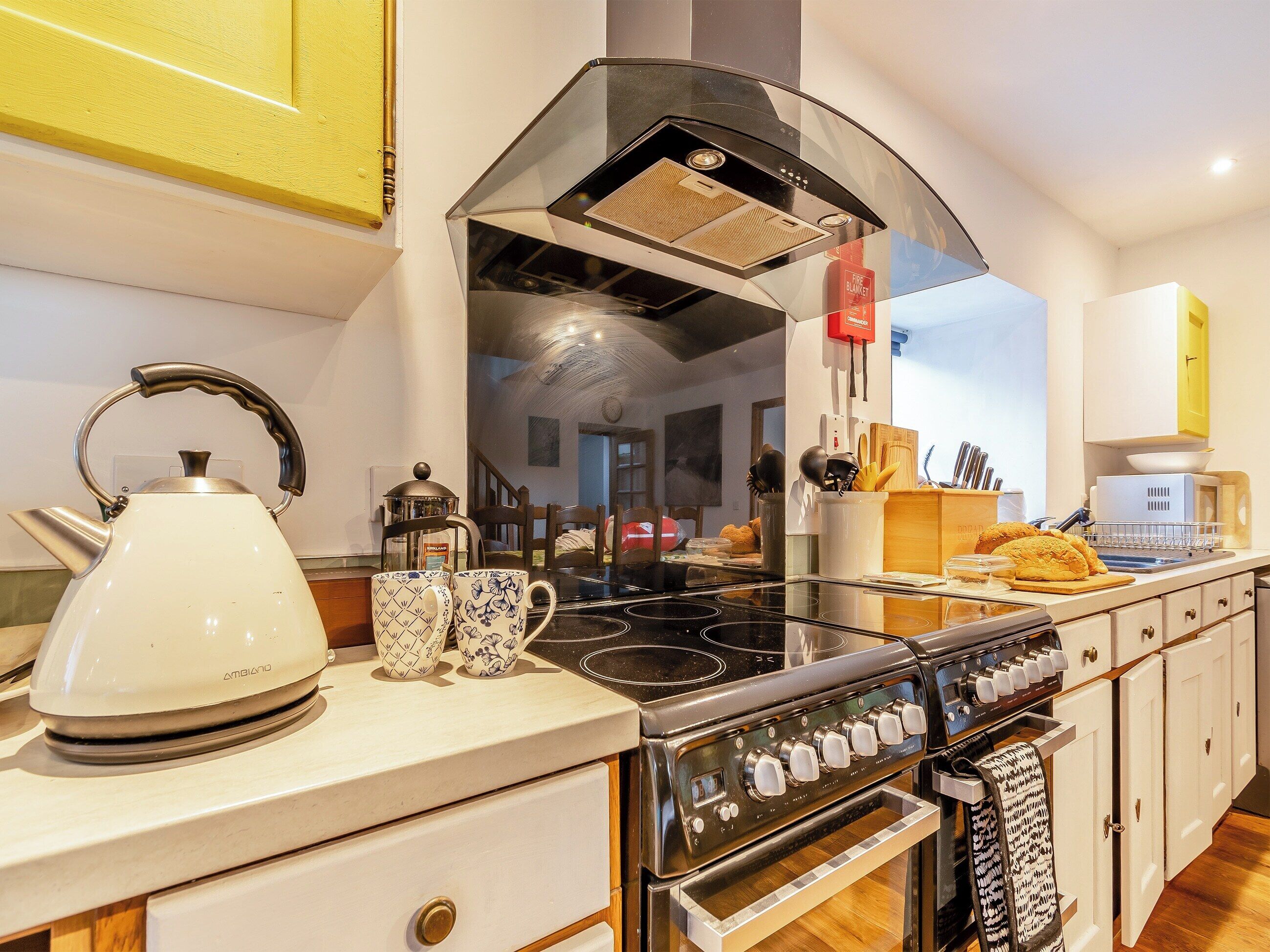 Dishwasher, highchair