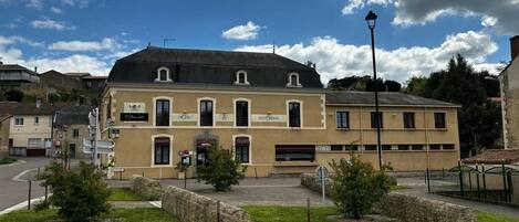 Façana frontal de l'allotjament