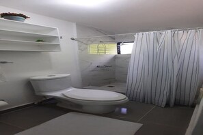 Towels, soap, toilet paper - Charming studio with WiFi and AC in central Puerto Plata City (Puerto Plata)
