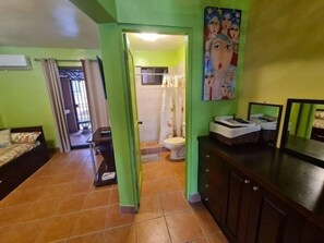 1 bedroom, internet, bed sheets