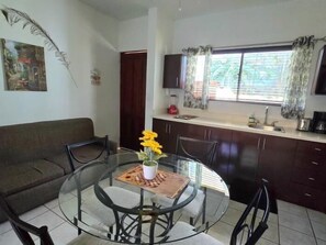 Dining - Marina Loft 110-Marina Loft Retreat – Renovated Studio (Playas del Coco)