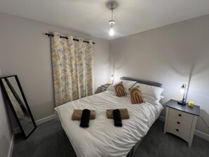 5 عدّة غرف نوم ومكواة/لوح كي وواي فاي