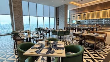 2 restaurants, breakfast, lunch, dinner served; international cuisine