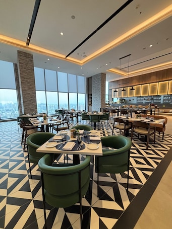 2 restaurants; breakfast, lunch, dinner and brunch served . Four Points by Sheraton Nashik