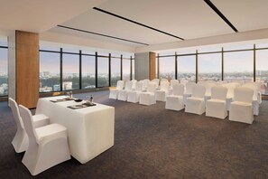 Meeting facility - Four Points by Sheraton Nashik (Nashik)