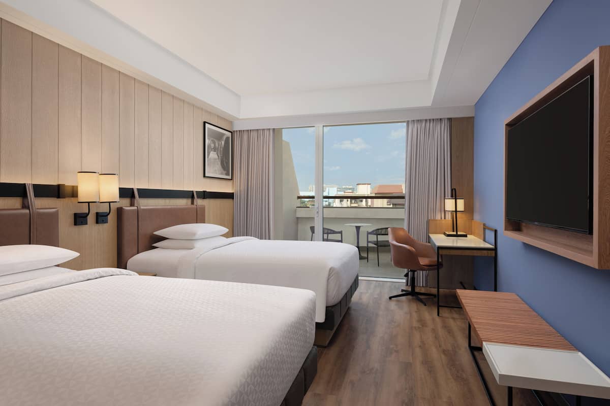 Premium bedding, minibar, in-room safe, desk