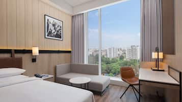 Superior Room, 1 King Bed, Non Smoking, City View