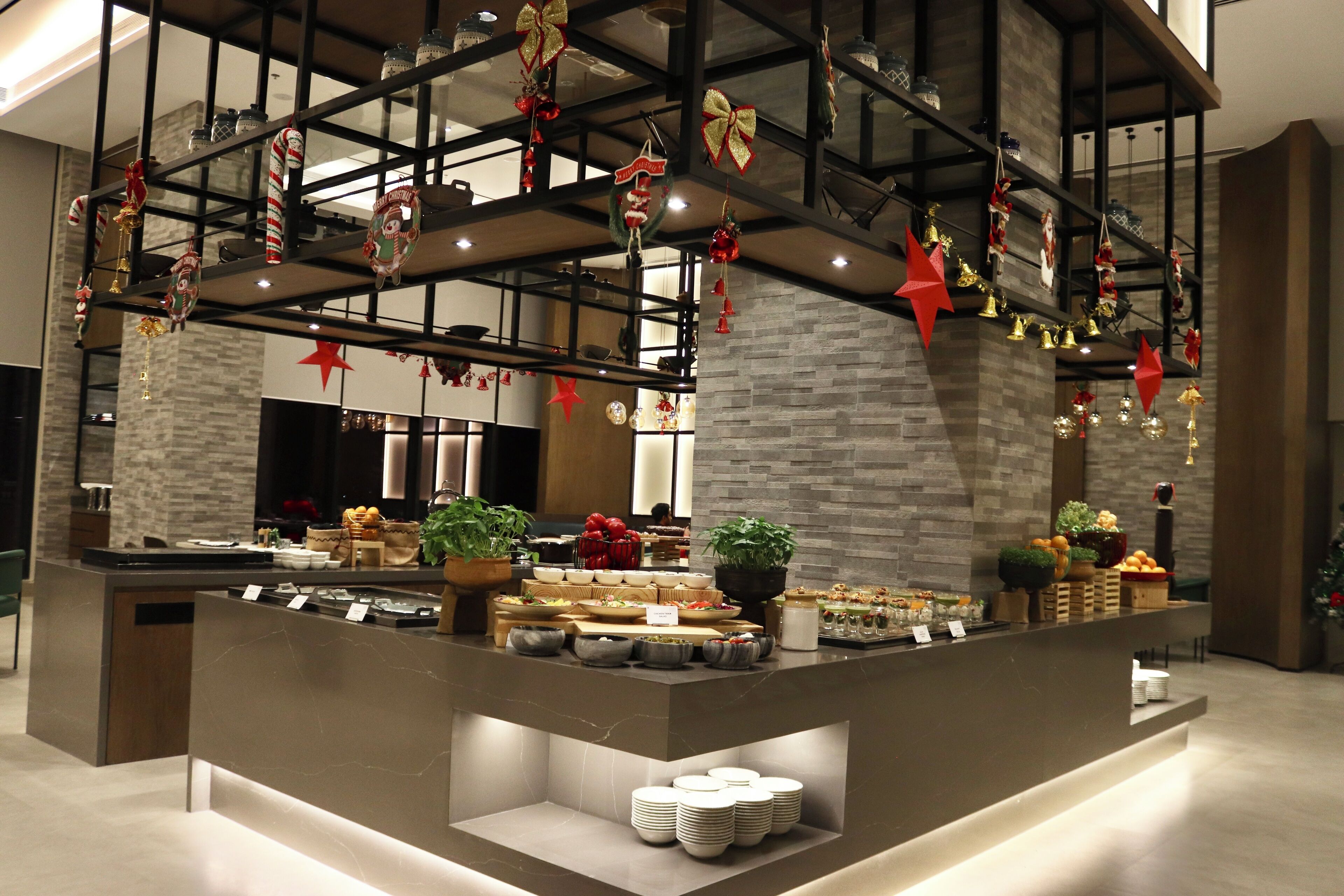 Daily buffet breakfast (INR 1003 per person)