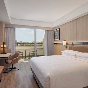 Suite, 1 King Bed, Non Smoking, City View | Premium bedding, minibar, in-room safe, desk - Four Points by Sheraton Nashik (Nashik)