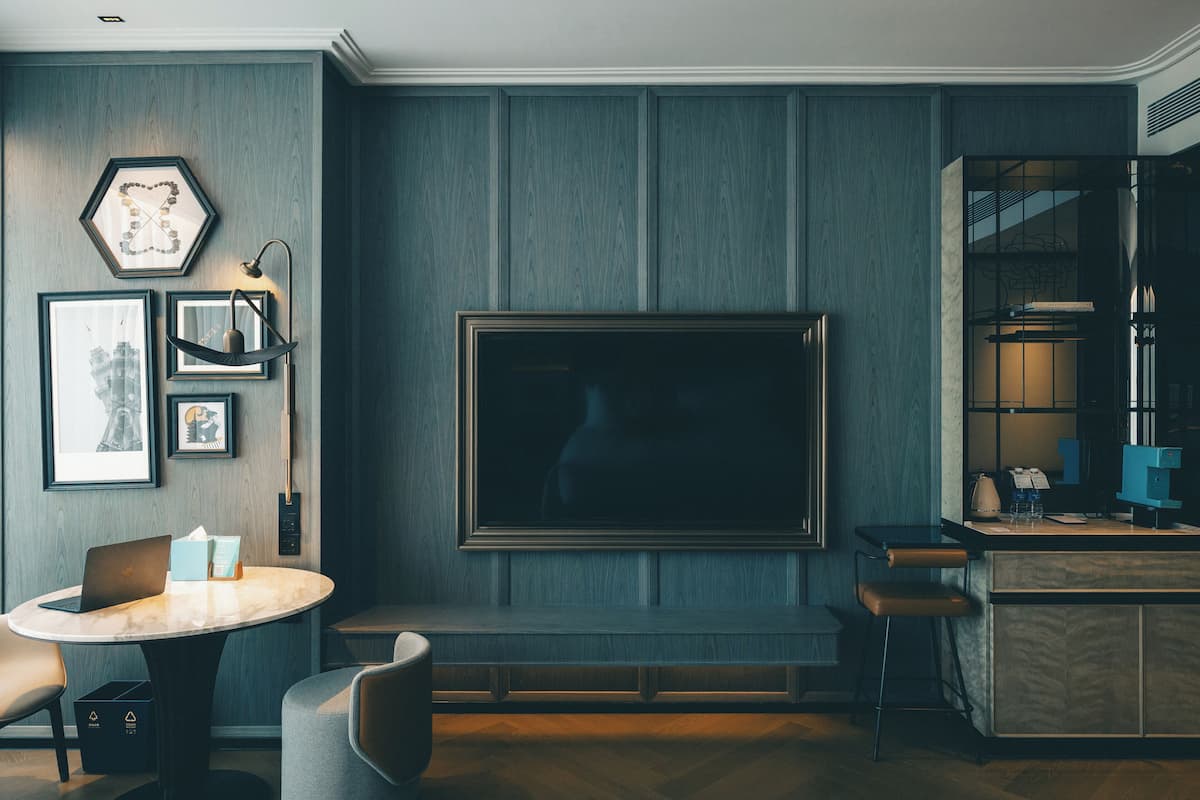 Down comforters, minibar, in-room safe, desk