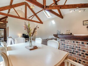 Dining - 2 bedroom accommodation in Elton, near Stockton-on-Tees (Elton, near Stockton-on-Tees)