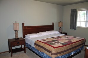 2 soverom, strykejern/-brett, wi-fi (inkludert) og sengetøy