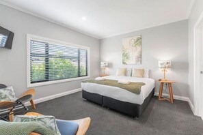 3 bedrooms, iron/ironing board, free WiFi - Stay Taupo -  with Hot Tub (Taupo)