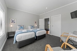 3 bedrooms, iron/ironing board, free WiFi