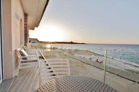Terrace/patio. DOMO 101 - Deluxe Junior Suite with Sea View