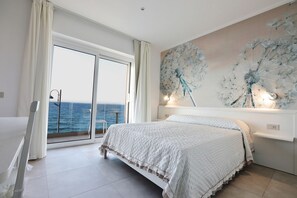 1 bedroom, in-room safe, desk, travel crib - DOMO 101 - Deluxe Junior Suite with Sea View (Aglientu)