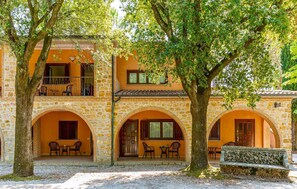 Exterior - Awesome apartment in Niccioleta GR (Niccioleta GR)