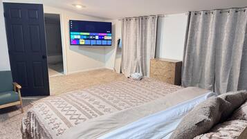 3 bedrooms, desk, iron/ironing board, free WiFi