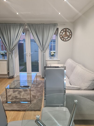 Entire house 🏠.  suitable for families and workers. 